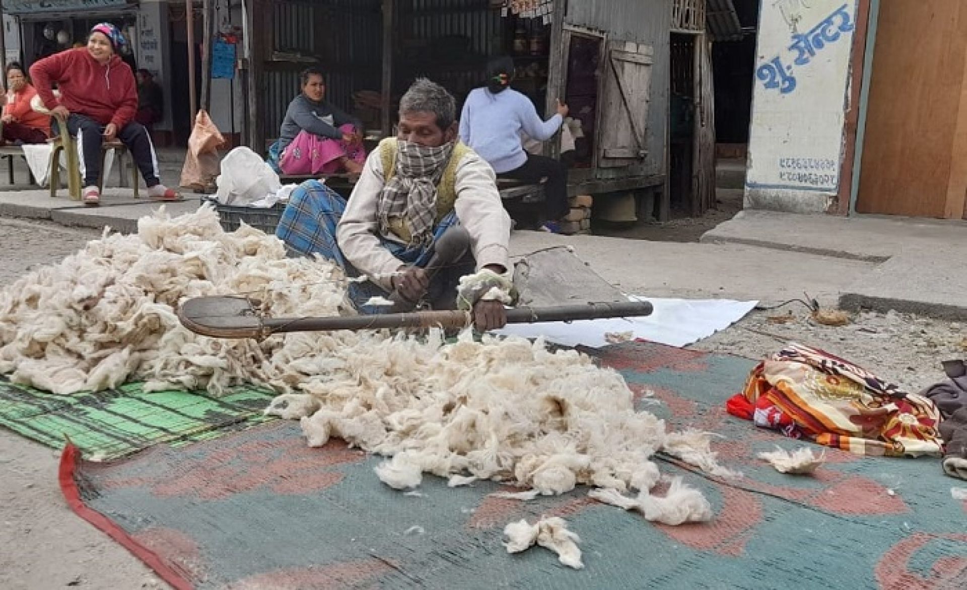 सिरक डसना बनाएर दैनिक एक हजार छ सयसम्म आम्दानी